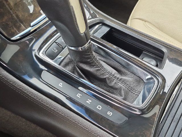 Used 2013 Lincoln MKS FWD image 19