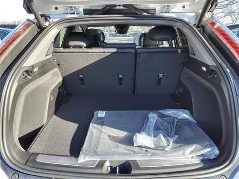 New 2025 Cadillac Optiq Luxury 1 image 18