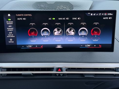 Used 2022 BMW iX xDrive50 w/ Sport Package image 27