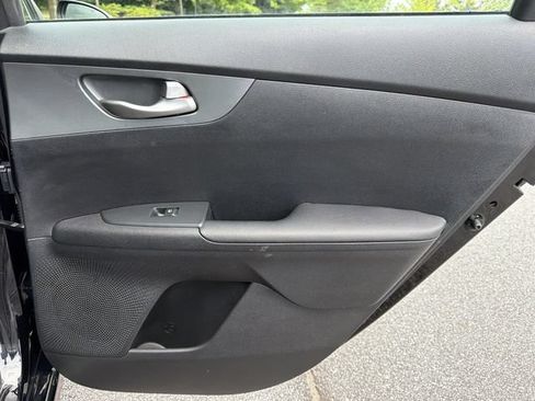 Used 2020 Kia Forte LXS FWD image 18