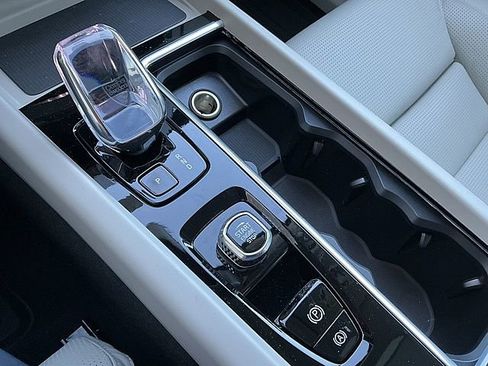 New 2026 Volvo XC60 B5 Ultra w/ Protection Package Premier image 18