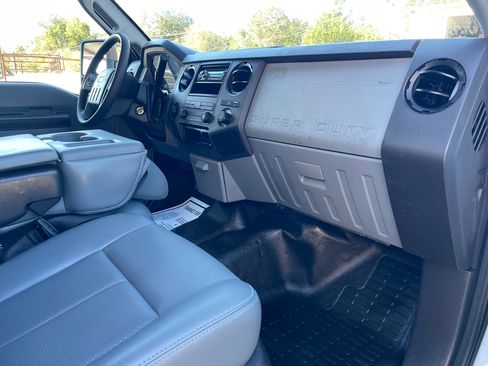 Used 2011 Ford F250 XL image 15