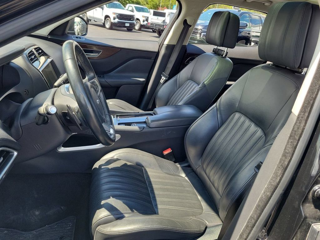 Used 2019 Jaguar F-PACE Portfolio AWD/4WD image 20