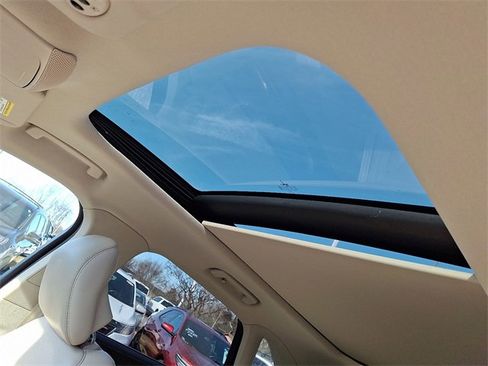 Used 2019 Lincoln MKC Reserve image 11