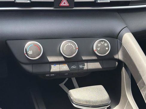 New 2026 Hyundai Elantra SE FWD image 22