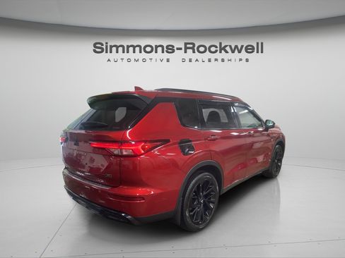 Used 2023 Mitsubishi Outlander SE AWD/4WD image 5