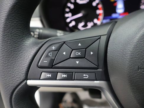 Used 2024 Nissan Altima 2.5 SV AWD/4WD image 32