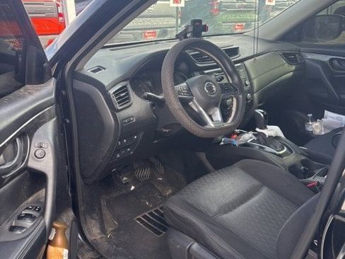 Used 2020 Nissan Rogue S image 5