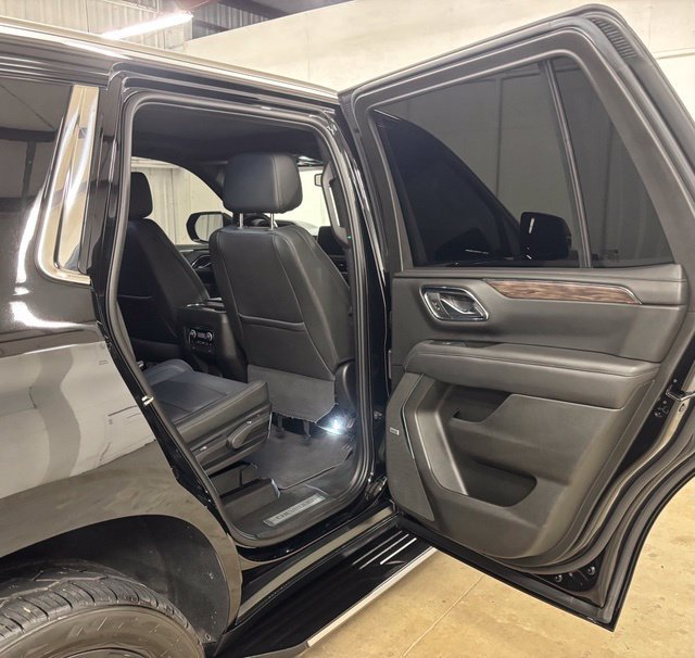 Used 2022 Chevrolet Tahoe LT w/ LT Signature Plus Package RWD image 19