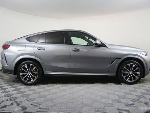 Used 2025 BMW X6 xDrive40i AWD/4WD image 2