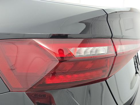 Certified 2025 Volkswagen Jetta SE w/ Sunroof Package FWD image 34