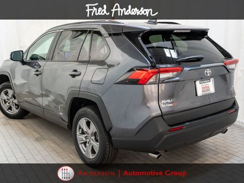 Used 2025 Toyota RAV4 LE AWD/4WD image 3