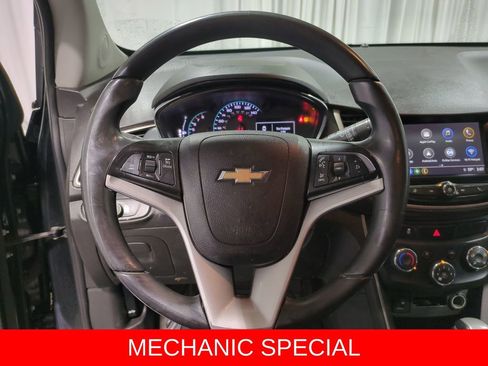 Used 2018 Chevrolet Trax LT w/ LT Convenience Package image 22