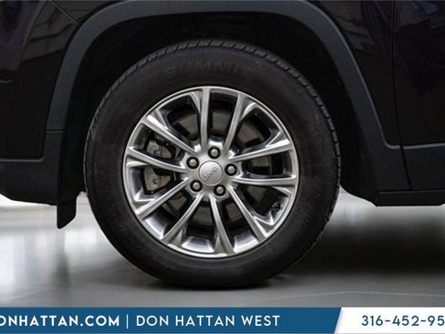 Used 2021 Jeep Cherokee Latitude Lux w/ Comfort/Convenience Group image 45