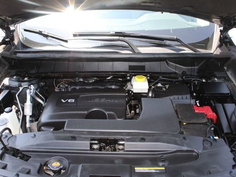 Used 2022 Nissan Pathfinder SL AWD/4WD image 34