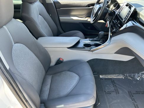 Used 2022 Toyota Camry LE w/ Carpet Mat Package (TMS) image 10