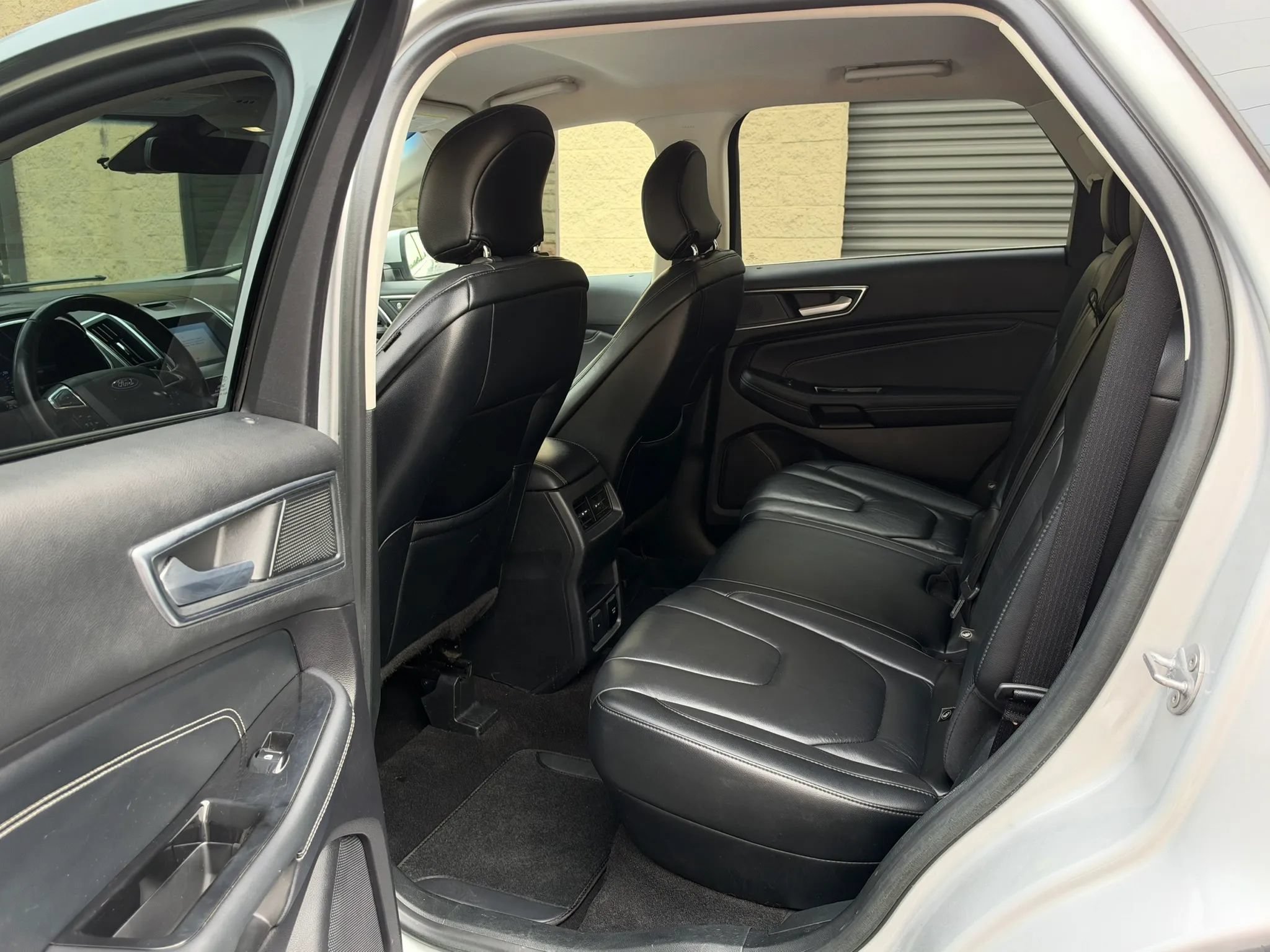 Used 2019 Ford Edge Titanium FWD image 29
