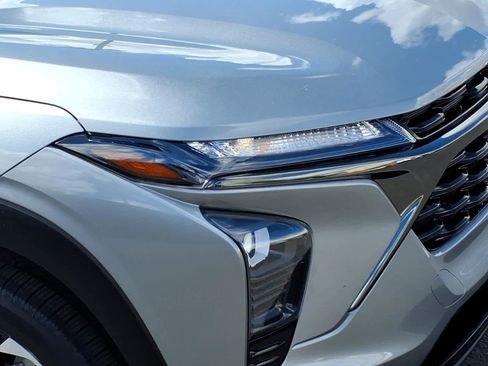 Used 2024 Chevrolet Trax RS image 9