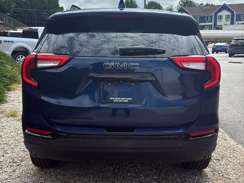 Used 2022 GMC Terrain SLT w/ Elevation Edition FWD image 8