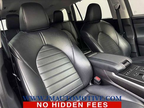 Used 2021 Toyota Highlander XLE image 23