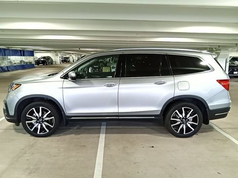 Used 2021 Honda Pilot Touring image 8