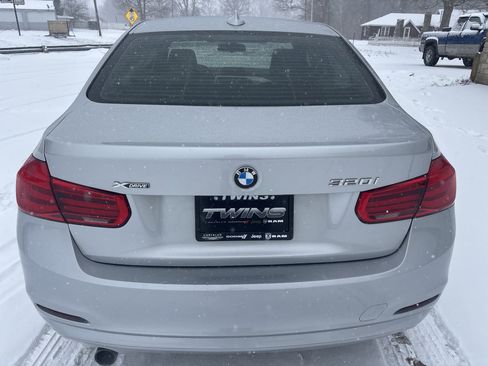 Used 2018 BMW 320i xDrive Sedan w/ Convenience Package image 6