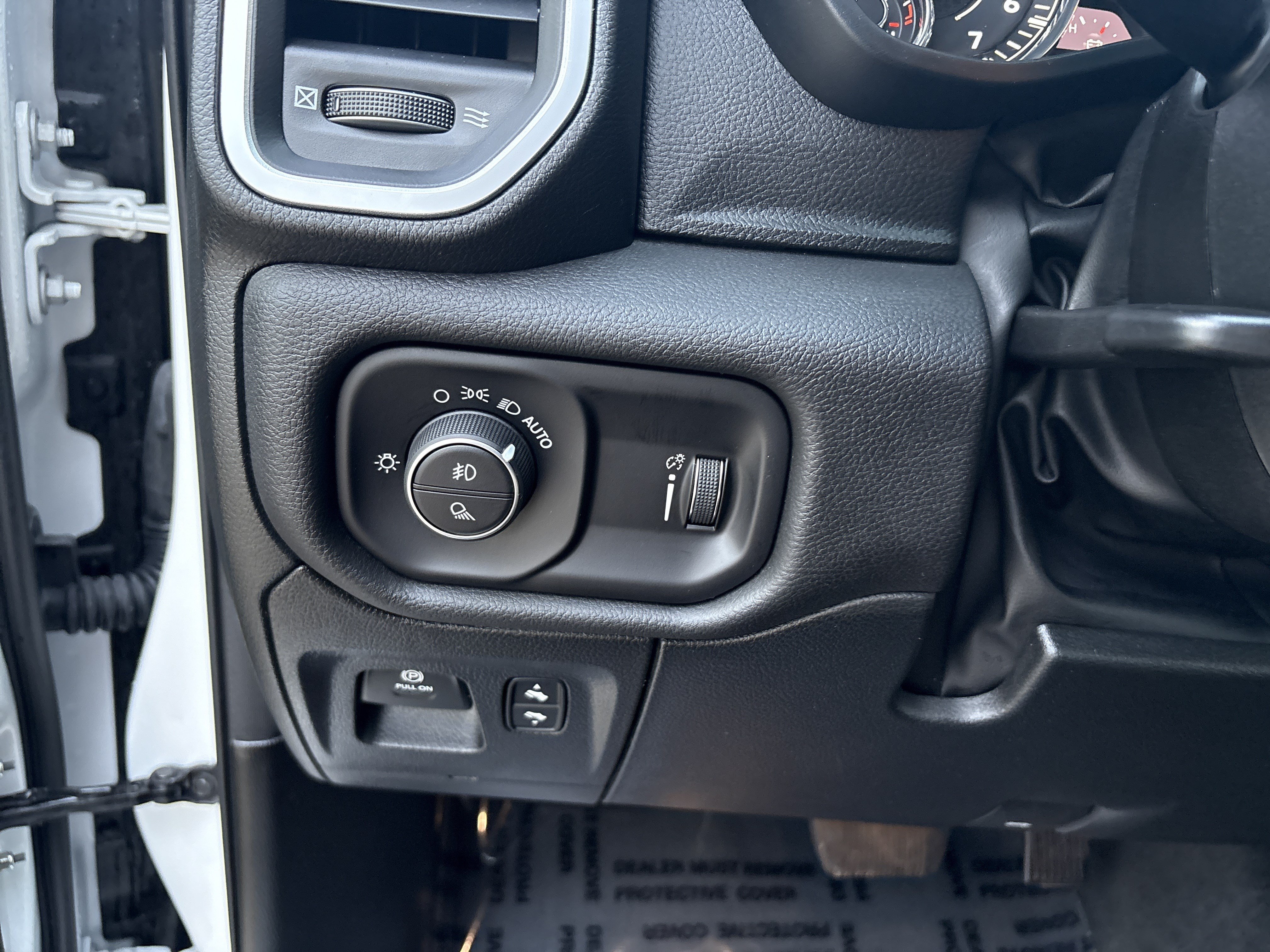 Used 2023 RAM 1500 Big Horn AWD/4WD image 24