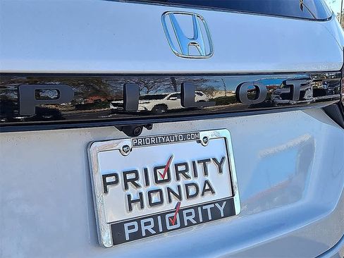 New 2025 Honda Pilot EX-L image 6