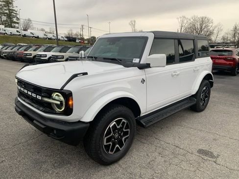 New 2025 Ford Bronco Outer Banks image 4