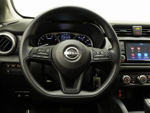 Used 2025 Nissan Versa S w/ Trunk Package image 40