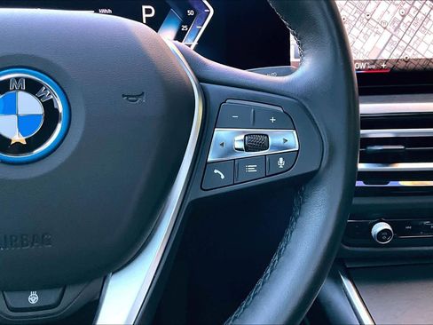 Used 2023 BMW i4 eDrive35 image 24