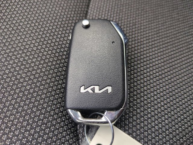 Used 2023 Kia Forte LXS w/ LXS Technology Package FWD image 25