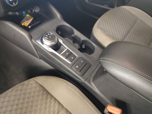 Used 2021 Ford Escape SE w/ Convenience Package FWD image 26