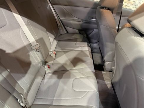 Used 2024 Hyundai Elantra SE image 31