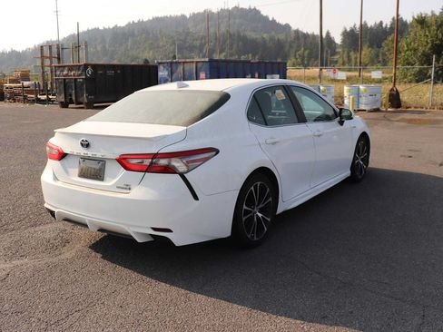Used 2018 Toyota Camry SE w/ Audio Package FWD image 5