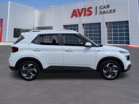 Used 2025 Hyundai Venue SEL FWD image 5