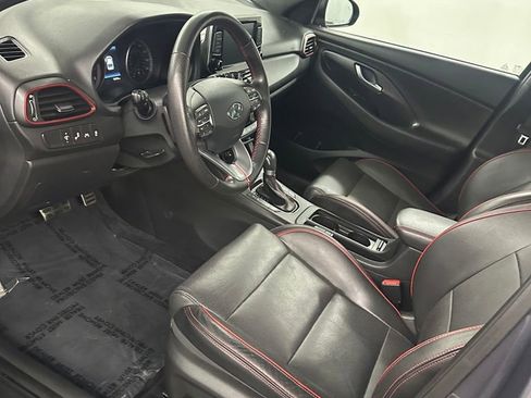 Used 2018 Hyundai Elantra GT Sport w/ Sport Tech Package 04 image 10