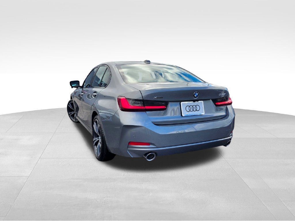 Used 2023 BMW 330i xDrive Sedan w/ Premium Package AWD/4WD image 4