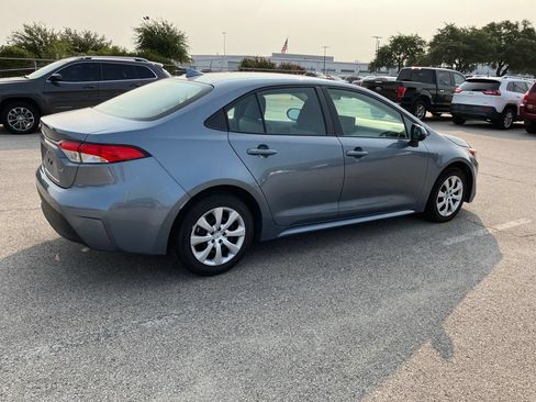 Used 2025 Toyota Corolla LE FWD image 4