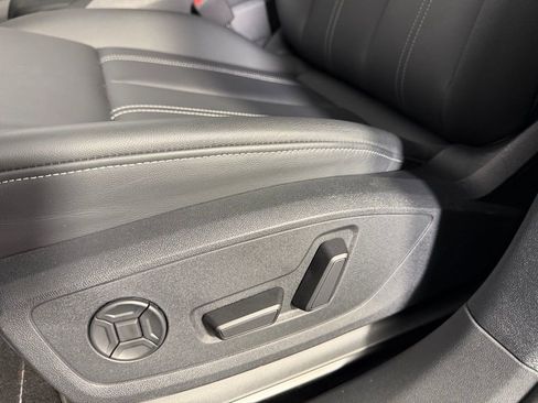 Used 2024 Audi Q4 e-tron Premium Plus w/ Premium Plus image 25