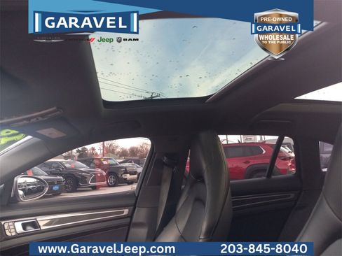 Used 2018 Porsche Panamera 4 image 14