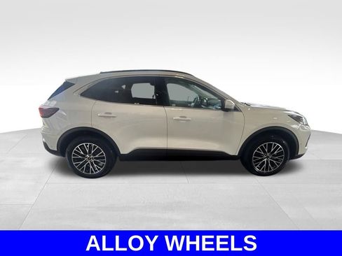 Certified 2024 Ford Escape SE w/ PHEV Premium Package image 3