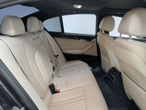 Used 2020 BMW 530e xDrive w/ Convenience Package image 42