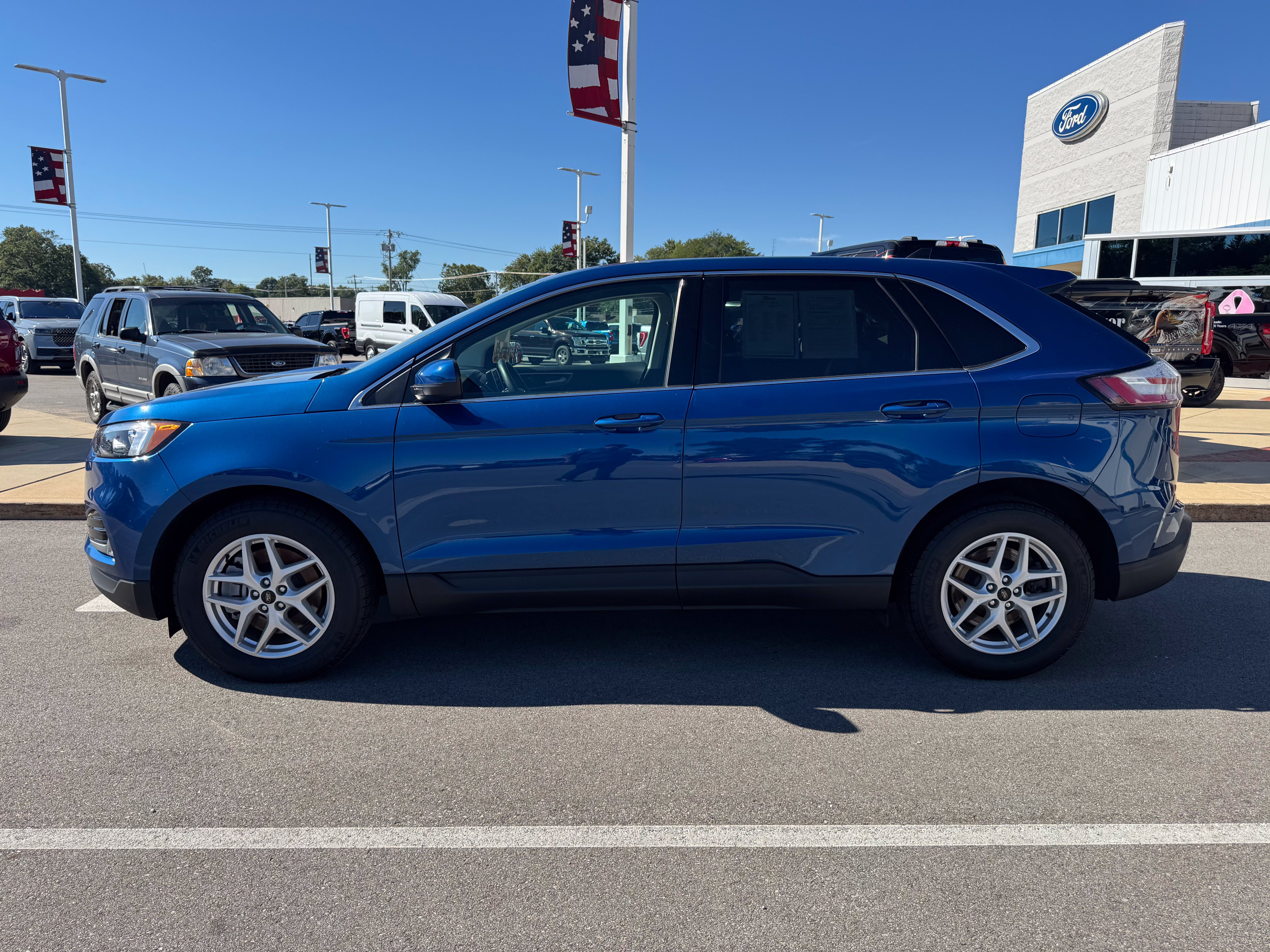 Used 2024 Ford Edge SEL w/ Convenience Package AWD/4WD image 4