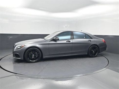 Used 2017 Mercedes-Benz S 550 4MATIC Sedan image 2