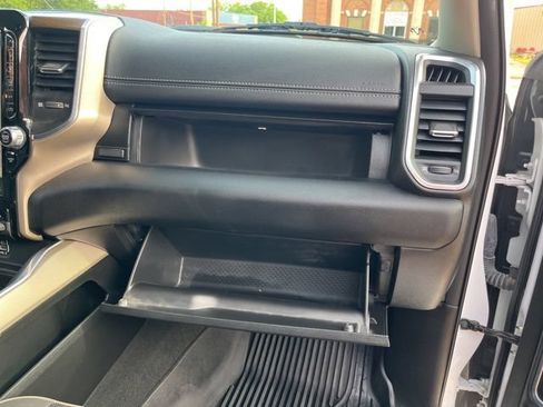 Used 2022 RAM 1500 Laramie AWD/4WD image 12