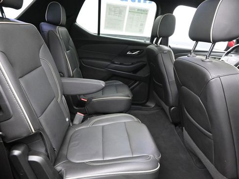 Used 2023 Chevrolet Traverse Premier image 8