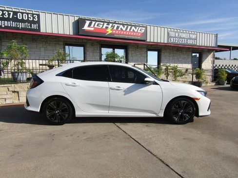 Used 2017 Honda Civic EX image 5