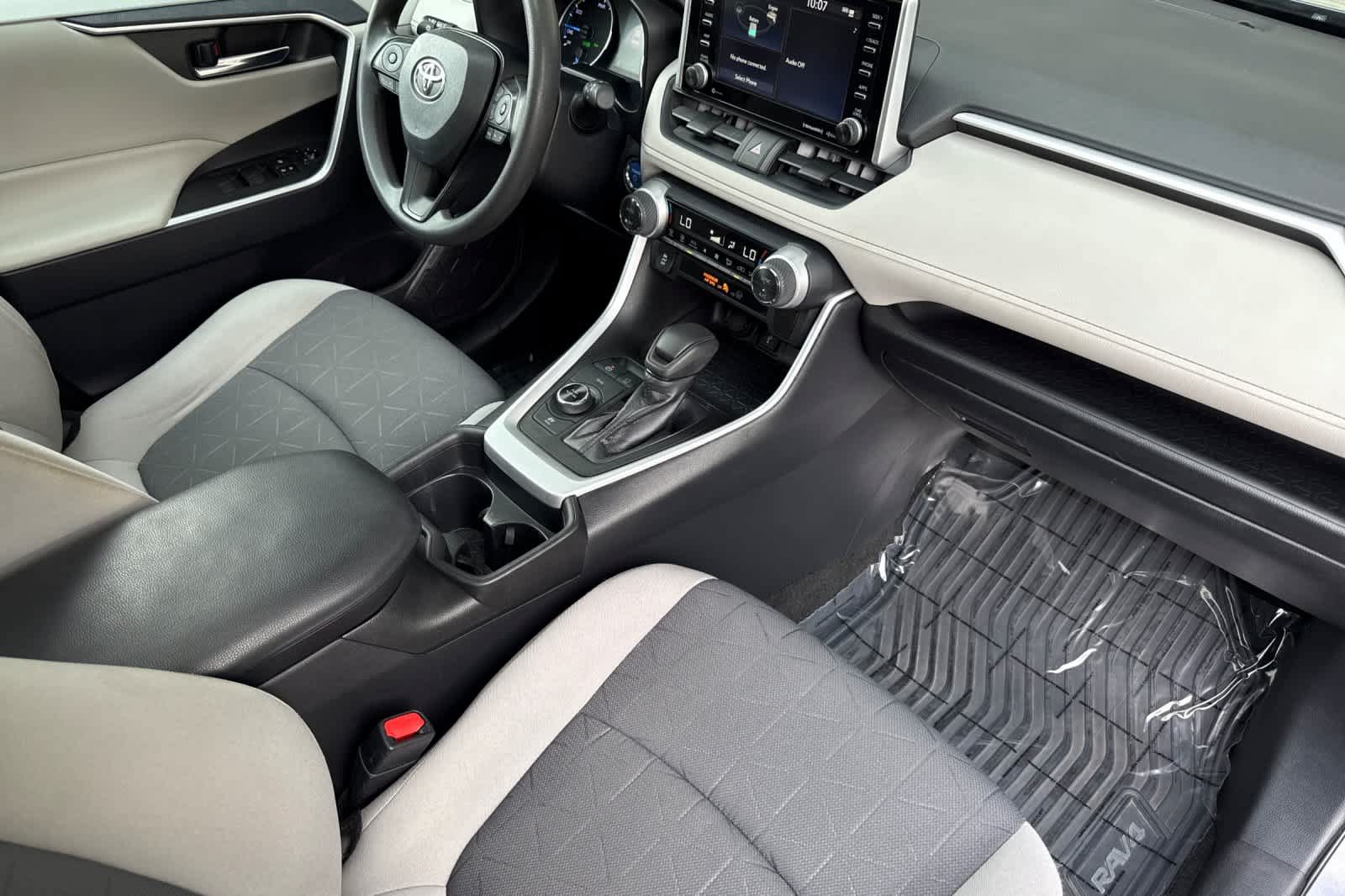 Used 2020 Toyota RAV4 XLE w/ Convenience Package AWD/4WD image 16