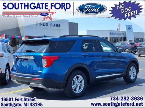 Used 2020 Ford Explorer XLT w/ Equipment Group 202A AWD/4WD image 2